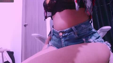 Snapshot of madcatberry chatting on 02-10-25, 01:57 alex online show from 02-10-25, 01:57