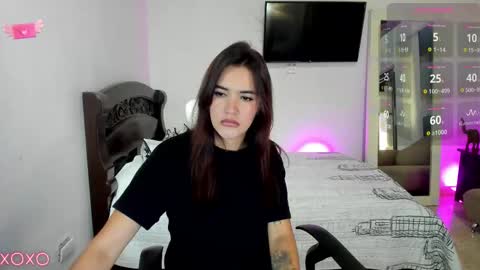 Snapshot of maddie_foxx chatting on 03-25-26, 04:13 Maddie online show from 03-25-26, 04:13