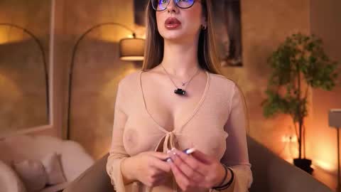 Maddie online show from 12-19-25, 10:00