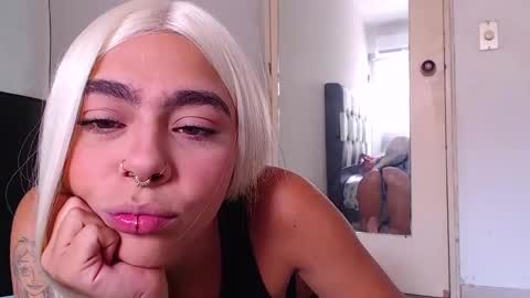 Snapshot of maddiie_and_clyde chatting on 09-12-25, 04:07 maddiie and clyde online show from 09-12-25, 04:07