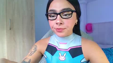 Snapshot of maddiie_and_clyde chatting on 09-28-25, 02:44 maddiie and clyde online show from 09-28-25, 02:44