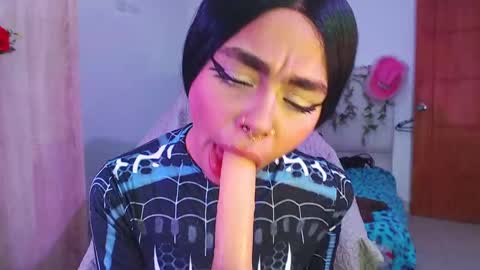 Snapshot of maddiie_and_clyde chatting on 09-30-25, 05:51 maddiie and clyde online show from 09-30-25, 05:51