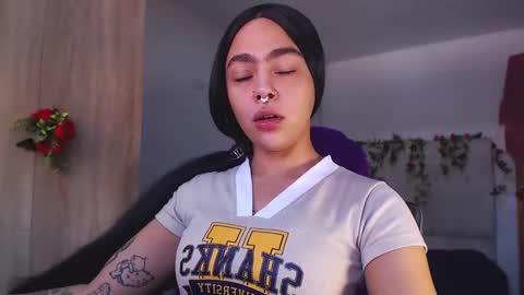 Snapshot of maddiie_and_clyde chatting on 10-25-25, 05:40 maddiie and clyde online show from 10-25-25, 05:40