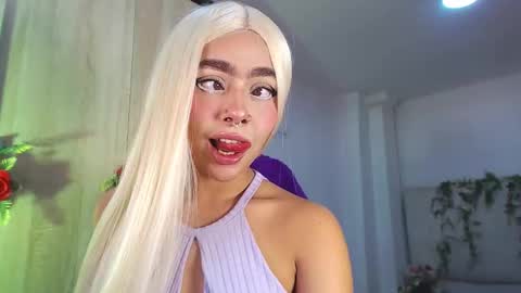 Snapshot of maddiie_and_clyde chatting on 10-27-25, 07:18 maddiie and clyde online show from 10-27-25, 07:18