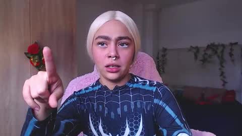 Snapshot of maddiie_and_clyde chatting on 11-12-25, 02:06 maddiie and clyde online show from 11-12-25, 02:06