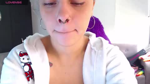 maddiie and clyde online show from 03-26-26, 02:55