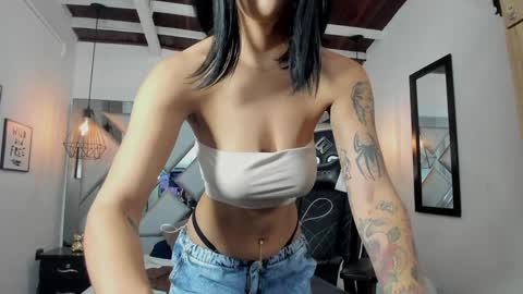 Snapshot of maddiiebrooks chatting on 01-16-25, 10:23 Maddie online show from 01-16-25, 10:23