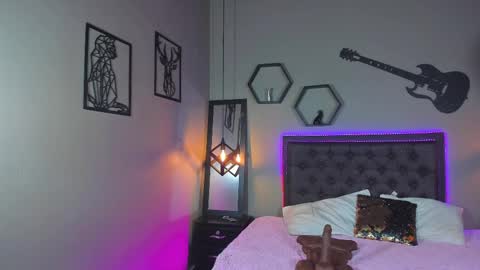 Snapshot of maddiiebrooks chatting on 02-09-25, 10:21 Maddie online show from 02-09-25, 10:21