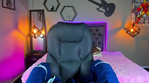 Snapshot of maddiiebrooks chatting on 03-01-25, 02:23 Maddie online show from 03-01-25, 02:23