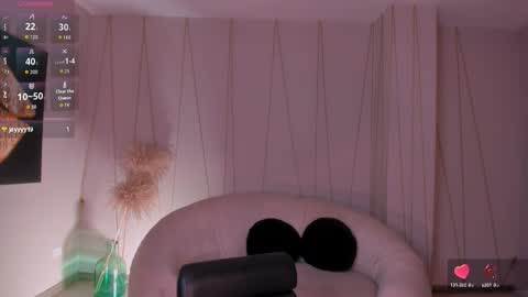 Maddison online show from 09-11-25, 03:06