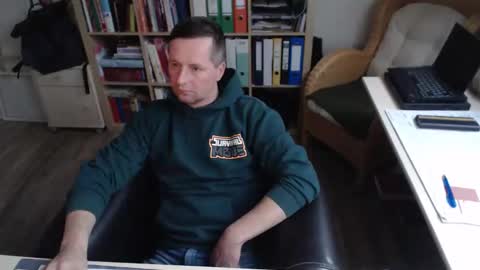 Snapshot of maddmax8 chatting on 11-30-25, 02:43 Mad4You online show from 11-30-25, 02:43