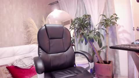 Maddy online show from 10-13-25, 08:31