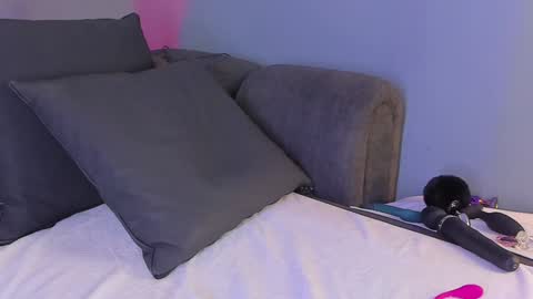 Maddy  online show from 01-15-25, 03:11