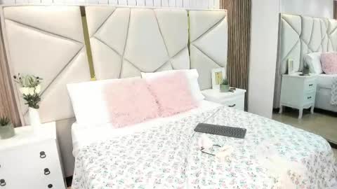 Snapshot of maddy_xoxo_hot chatting on 10-04-25, 04:32 Maddy online show from 10-04-25, 04:32