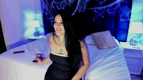 Snapshot of maddysexx_ chatting on 10-13-25, 11:43 Maddy online show from 10-13-25, 11:43