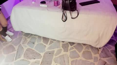 Snapshot of maddysexx_ chatting on 10-23-25, 11:53 Maddy online show from 10-23-25, 11:53