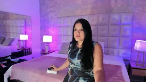 Snapshot of maddysexx_ chatting on 11-12-25, 12:05 Maddy online show from 11-12-25, 12:05