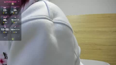 Snapshot of madelaine_blosson chatting on 07-18-26, 10:19 Madelaine online show from 07-18-26, 10:19
