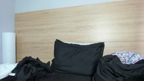 Snapshot of madelaine_blosson chatting on 07-21-26, 10:28 Madelaine online show from 07-21-26, 10:28