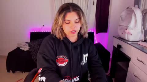 Snapshot of madelaine_taylor chatting on 12-10-24, 03:41 madelaine_taylor online show from 12-10-24, 03:41