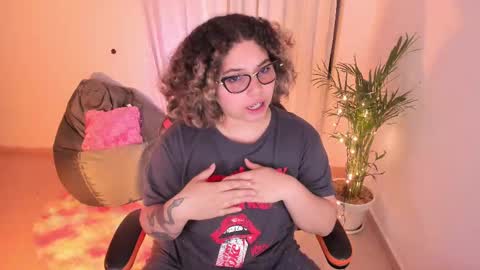 Snapshot of madelaine_taylor chatting on 01-16-25, 04:07 madelaine_taylor online show from 01-16-25, 04:07