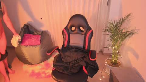 Snapshot of madelaine_taylor chatting on 01-21-25, 02:33 madelaine_taylor online show from 01-21-25, 02:33