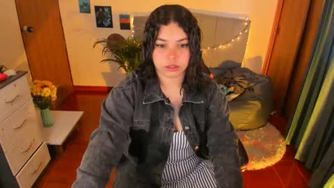 Snapshot of madelaine_taylor chatting on 09-10-25, 11:21 madelaine_taylor online show from 09-10-25, 11:21