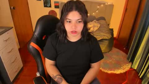 Snapshot of madelaine_taylor chatting on 09-12-25, 11:21 madelaine_taylor online show from 09-12-25, 11:21