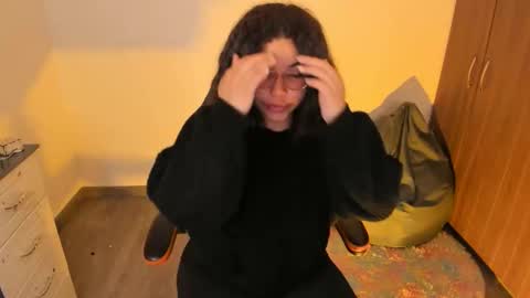 Snapshot of madelaine_taylor chatting on 09-24-25, 01:47 madelaine_taylor online show from 09-24-25, 01:47