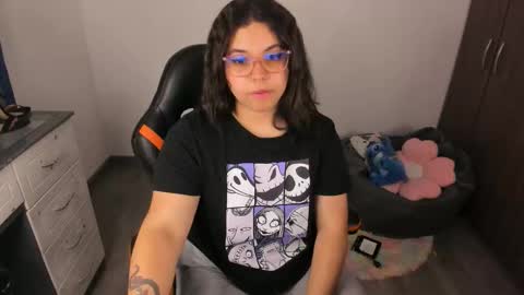 Snapshot of madelaine_taylor chatting on 10-12-25, 11:48 madelaine_taylor online show from 10-12-25, 11:48