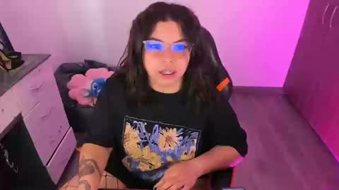 Snapshot of madelaine_taylor chatting on 10-18-25, 03:46 madelaine_taylor online show from 10-18-25, 03:46