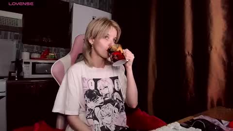 Snapshot of madelaines chatting on 05-26-26, 05:09 madelaines online show from 05-26-26, 05:09