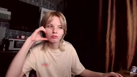 Snapshot of madelaines chatting on 06-02-26, 09:50 madelaines online show from 06-02-26, 09:50