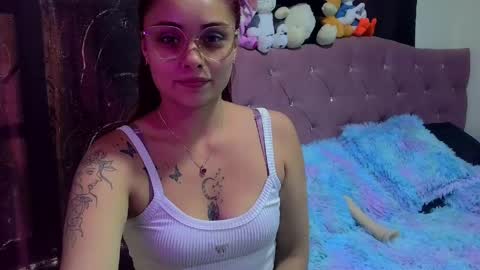 Snapshot of madeleine_2018 chatting on 04-16-26, 07:25 sofia online show from 04-16-26, 07:25