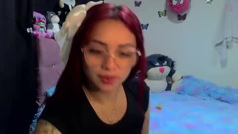 Snapshot of madeleine_2018 chatting on 05-05-26, 09:06 sofia online show from 05-05-26, 09:06