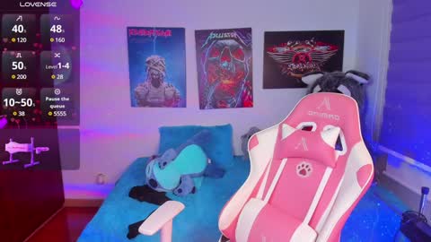 Snapshot of madeleine_shinobi chatting on 12-30-24, 12:32 Emily Only Fans online show from 12-30-24, 12:32