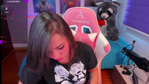 Snapshot of madeleine_shinobi chatting on 01-21-25, 08:43 Emily Only Fans online show from 01-21-25, 08:43