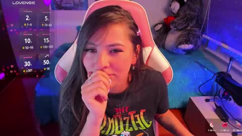 Snapshot of madeleine_shinobi chatting on 02-03-25, 11:15 Emily Only Fans online show from 02-03-25, 11:15