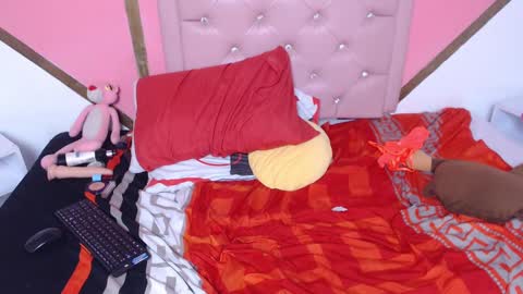 Snapshot of madeline_woods chatting on 12-21-24, 12:20 Madeline online show from 12-21-24, 12:20