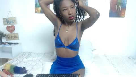 Snapshot of madeline_woods chatting on 10-15-25, 11:21 Madeline online show from 10-15-25, 11:21