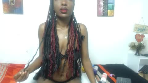 Snapshot of madeline_woods chatting on 11-24-25, 12:27 Madeline online show from 11-24-25, 12:27