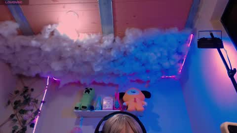 Madeline  online show from 10-25-25, 04:20