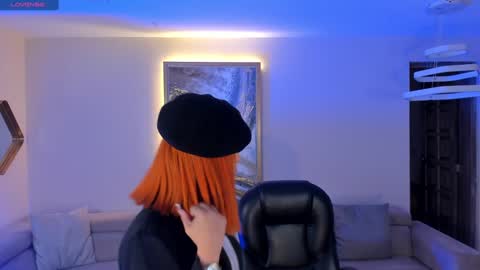 Snapshot of madelinefox_ chatting on 02-06-25, 09:22 Madeline online show from 02-06-25, 09:22