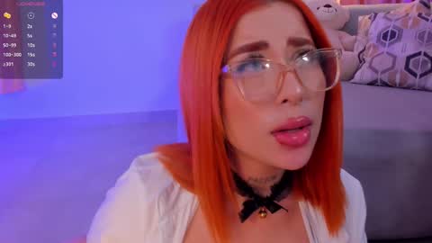 Snapshot of madelinefox_ chatting on 02-15-25, 12:33 Madeline online show from 02-15-25, 12:33