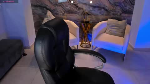 Snapshot of madelinefox_ chatting on 03-12-25, 08:19 Madeline online show from 03-12-25, 08:19