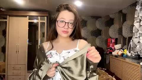 Yoko online show from 03-12-26, 06:25