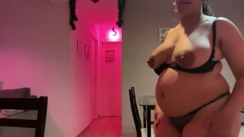 Snapshot of madellein chatting on 12-04-25, 02:21 madellein online show from 12-04-25, 02:21