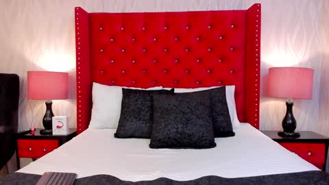 Snapshot of madelynvancee chatting on 01-09-25, 02:18 Madelyn Vancee online show from 01-09-25, 02:18