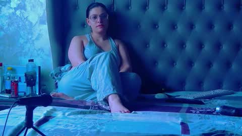 madelynvelure online show from 03-27-26, 07:36