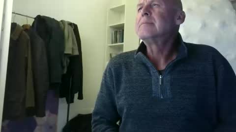 madio1187940 online show from 10-15-25, 12:11